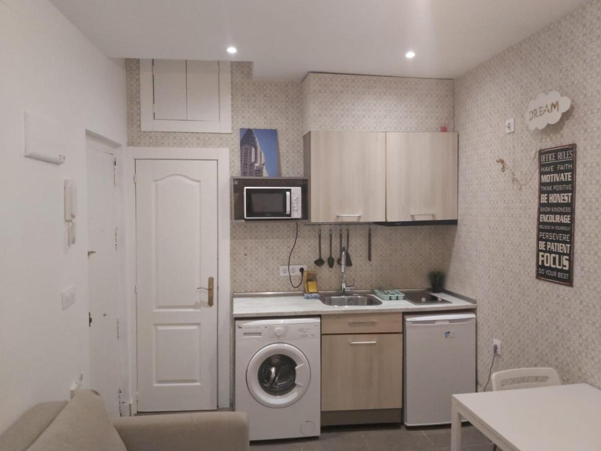 Appartement Cozy Studio Reina Sofia Amparo à Madrid Extérieur photo
