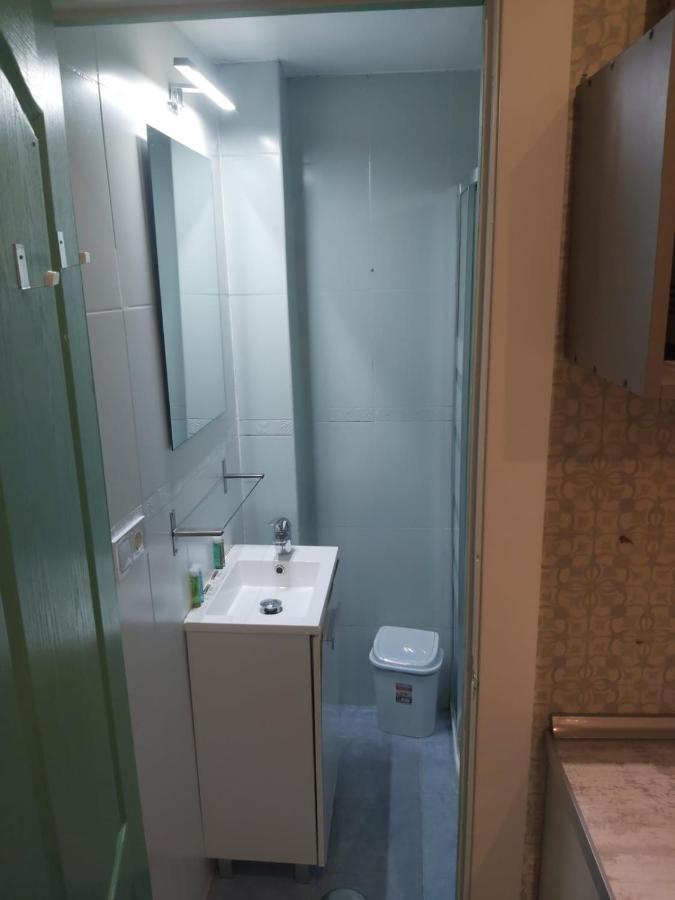Appartement Cozy Studio Reina Sofia Amparo à Madrid Extérieur photo